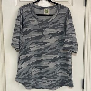 Maplesage size large top. Camo. Very soft. Used but great condition!